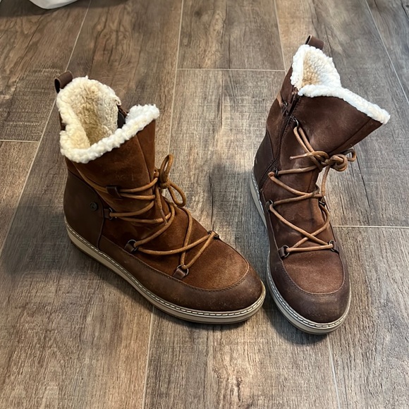 White Mountain Shoes - White Mountain chestnut boots fur lined size 7.5